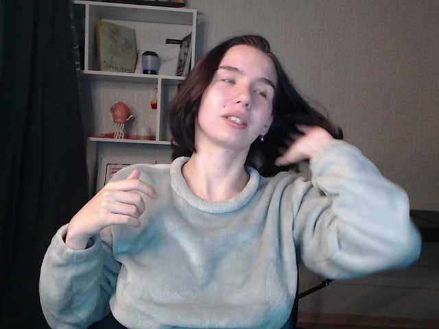 JuliMurr online show from April 22, 7:50 pm