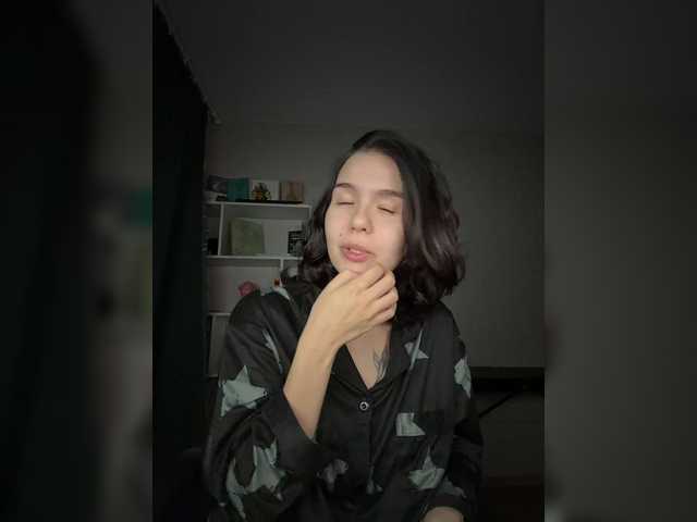 JuliMurr online show from April 23, 9:51 pm