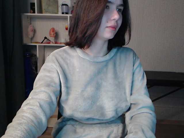 JuliMurr online show from May 7, 8:21 pm