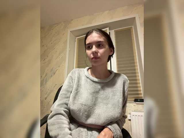 JuliMurr online show from August 11, 7:49 pm