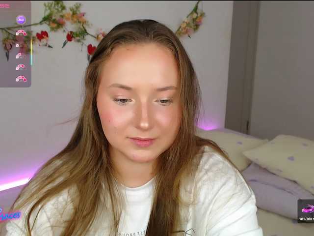-EmilyxGrasez- online show from August 2, 1:01 am