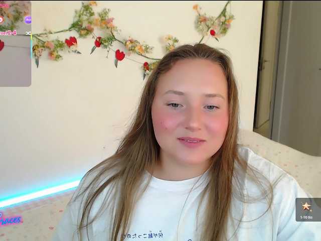 -EmilyxGrasez- online show from August 14, 3:54 am