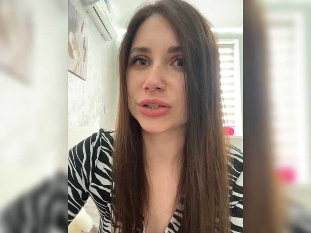 LeiaProseccina online show from August 5, 12:36 pm