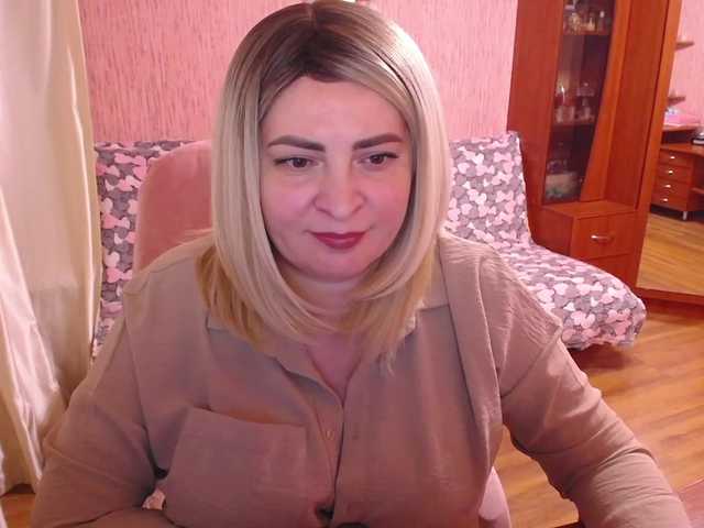 -MeowMeow- online show from August 4, 8:17 pm