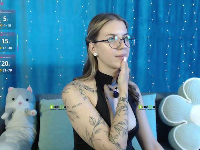 -Moonlyss- online show from August 13, 1:41 am