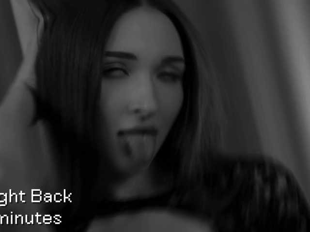 -Vivian- online show from July 16, 8:20 pm