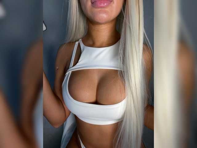 bloondyy online show from August 7, 10:04 am