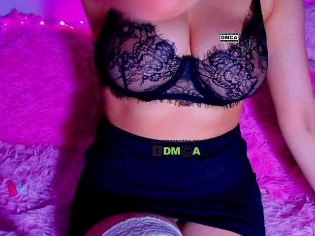 -roxy- online show from August 11, 5:04 pm