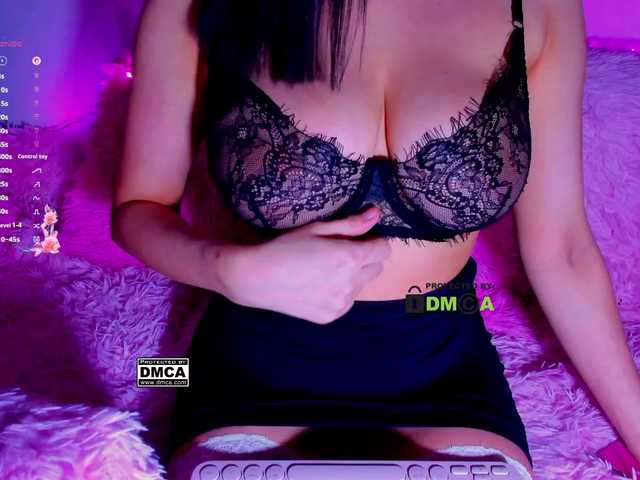 -roxy- online show from August 11, 8:33 pm