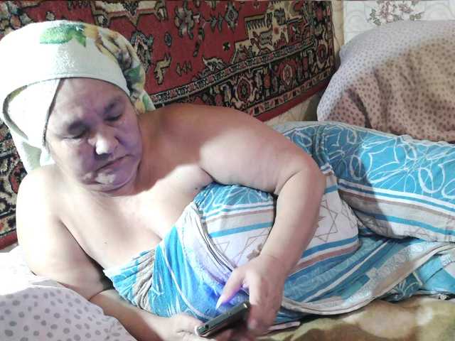 2Milf45 online show from August 7, 7:36 pm