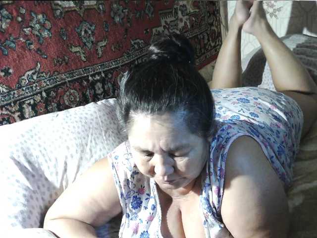 2Milf45 online show from August 9, 10:55 pm