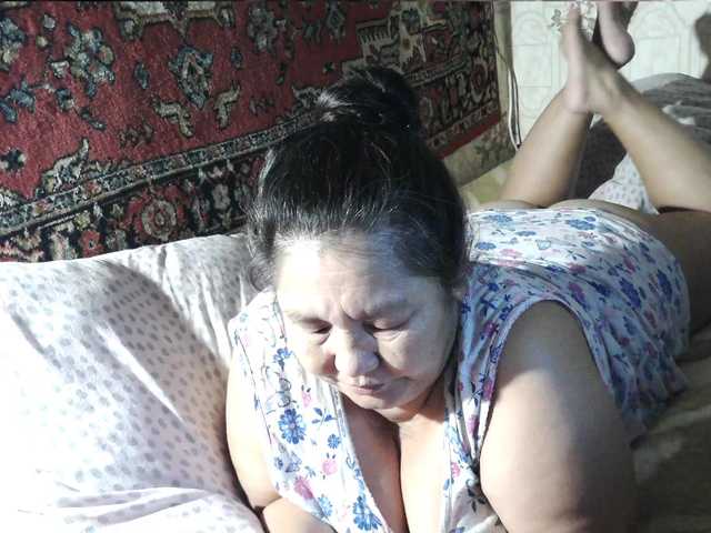 2Milf45 online show from August 10, 12:01 am