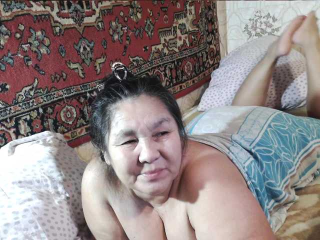 2Milf45 online show from August 10, 8:54 pm
