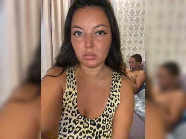 3hotandyoung3 online show from September 6, 9:21 pm