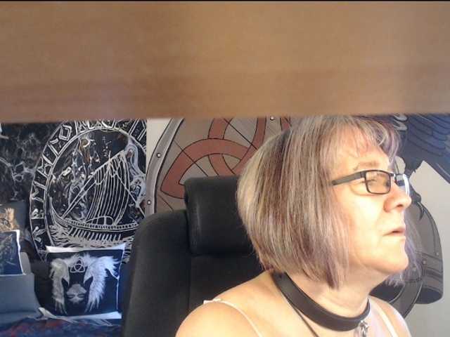 90dTitten online show from August 8, 11:10 am