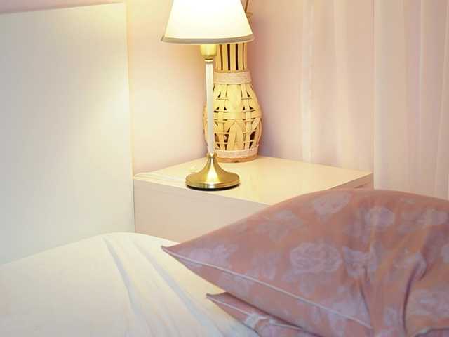 AdelineMoon online show from August 15, 6:39 am