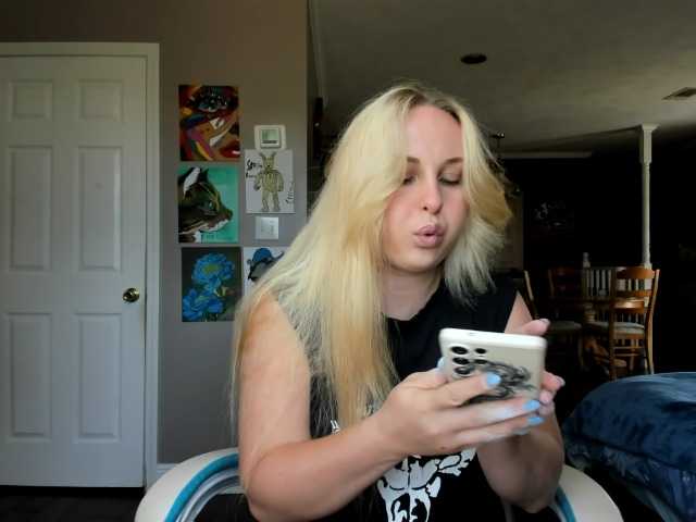 Adellebunny online show from July 26, 3:39 pm