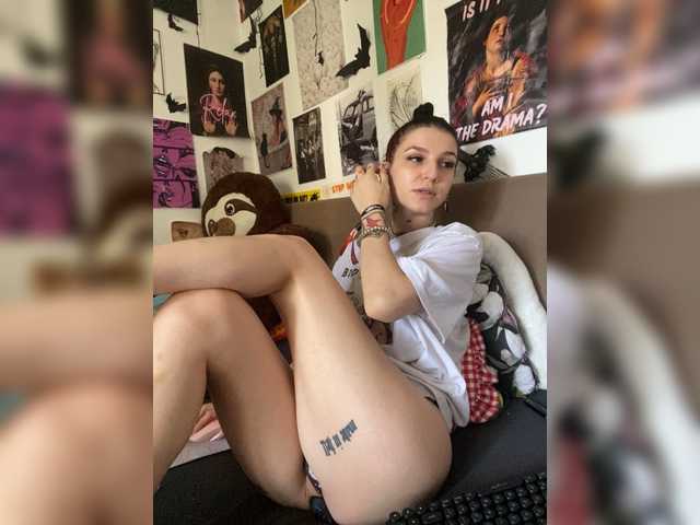 AgnesMoon1 online show from August 13, 9:12 am