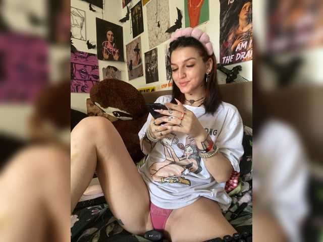 AgnesMoon1 online show from August 14, 8:29 am