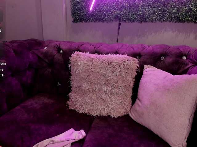 Scarlettvelvet online show from April 21, 9:40 pm