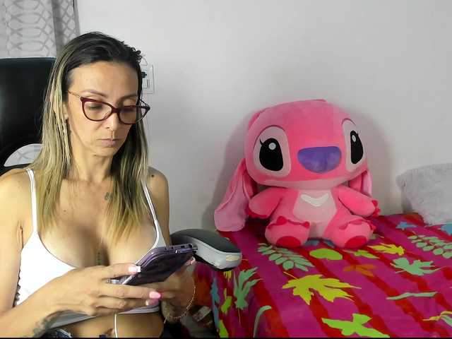 Alanabruner online show from August 7, 1:05 am