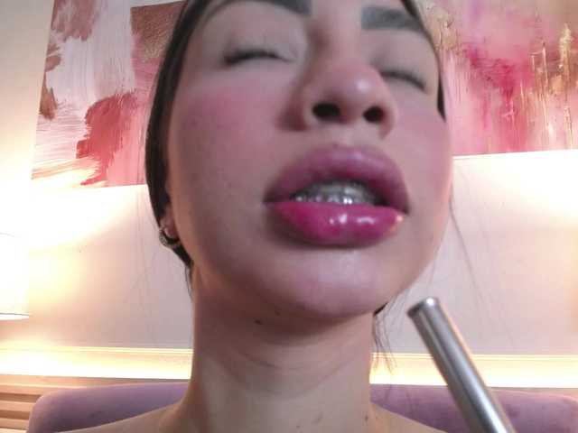 Alannah online show from August 10, 1:12 pm