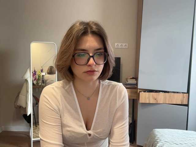 AlbaMihelcic online show from August 4, 11:18 am