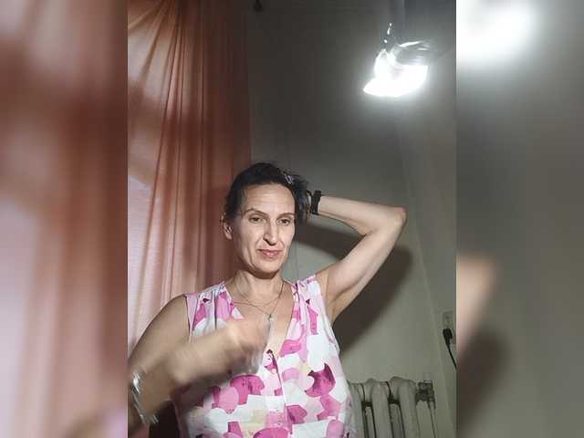 AleneLorrie online show from August 7, 5:18 am