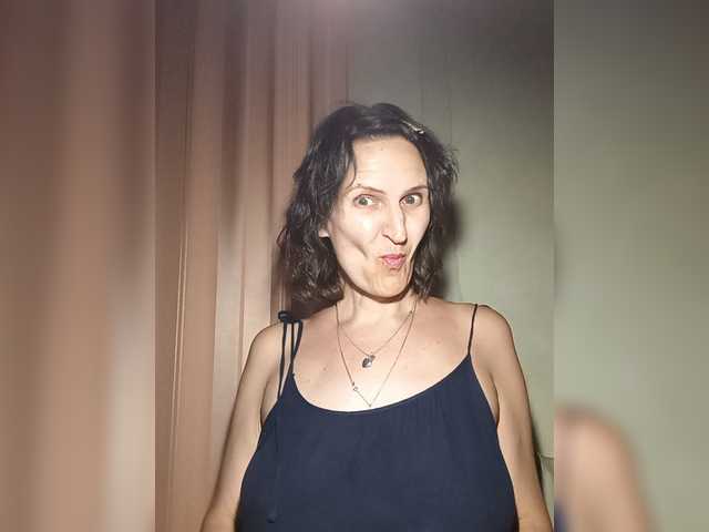 AleneLorrie online show from August 10, 7:15 pm