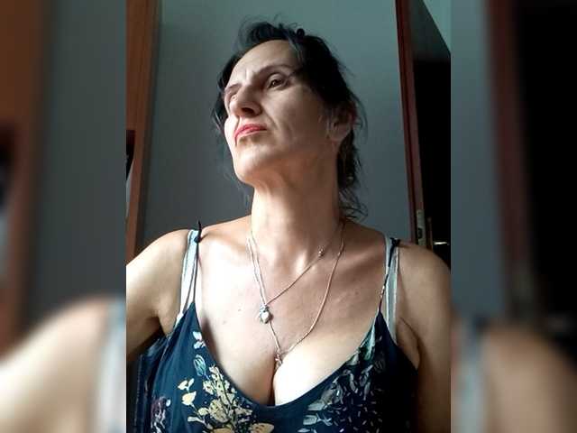 AleneLorrie online show from August 12, 10:06 am