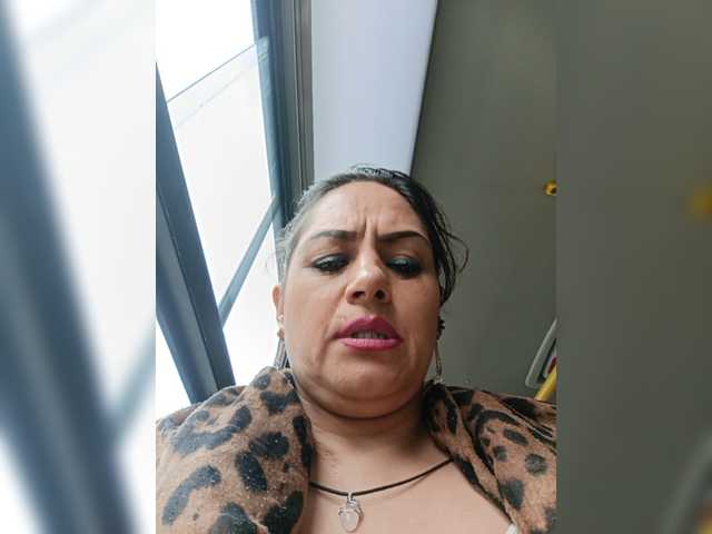 AlexaBrown12 online show from August 5, 4:05 pm