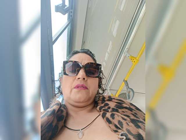 AlexaBrown12 online show from August 7, 4:40 pm