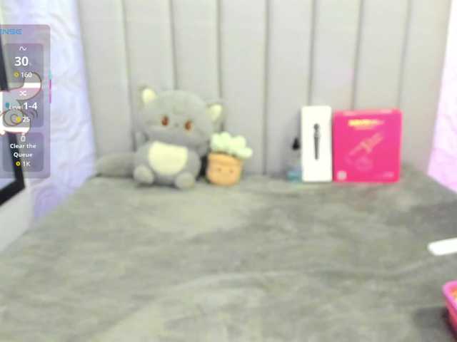 AlexaFoxy18 online show from July 5, 7:22 am