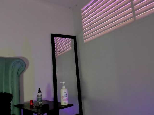 AlexaFoxy18 online show from July 5, 3:48 pm