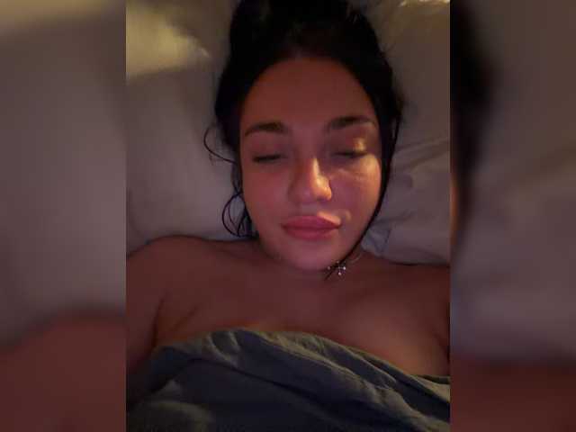 AlexaHotty1 online show from August 8, 7:36 pm