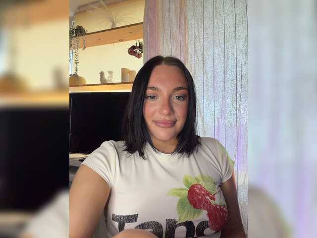 AlexaHotty1 online show from August 9, 4:08 pm