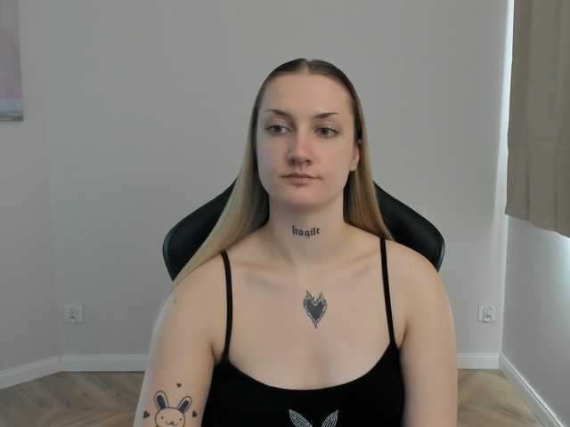 AlexaKisses online show from July 23, 12:29 pm
