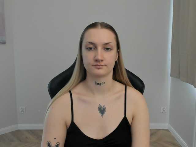 AlexaKisses online show from July 28, 12:22 pm