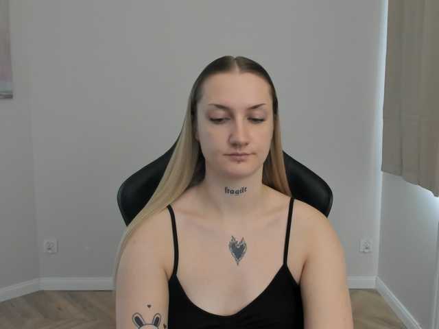 AlexaKisses online show from July 28, 3:29 pm