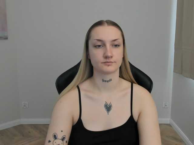 AlexaKisses online show from July 29, 12:23 pm