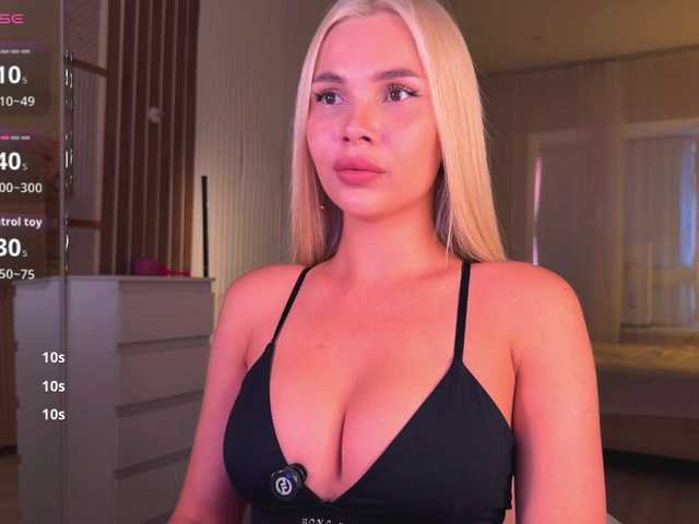 AlexaRayS online show from August 3, 4:47 pm