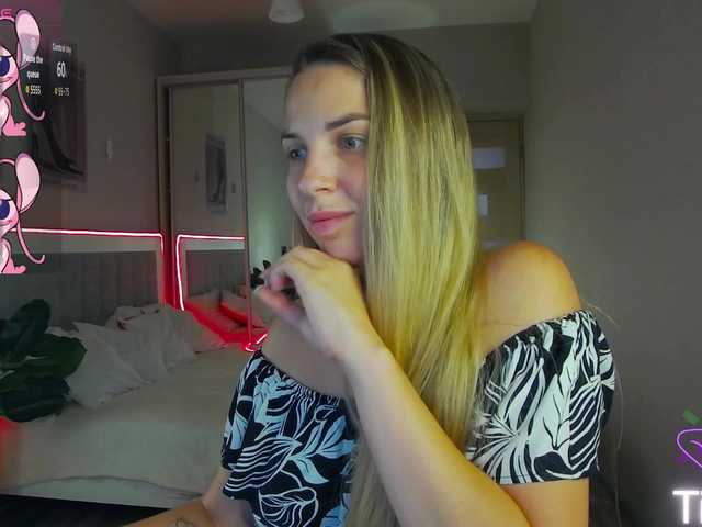 AlexandraCandy online show from August 7, 2:50 pm