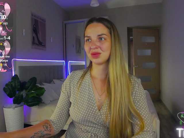 AlexandraCandy online show from August 11, 11:23 am