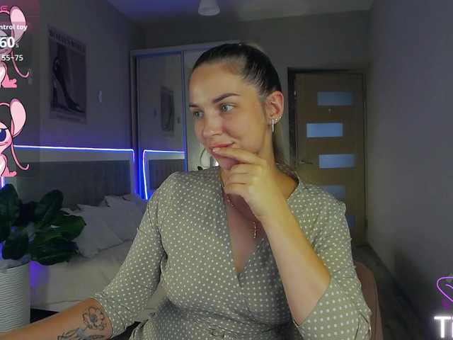 AlexandraCandy online show from August 12, 1:24 pm