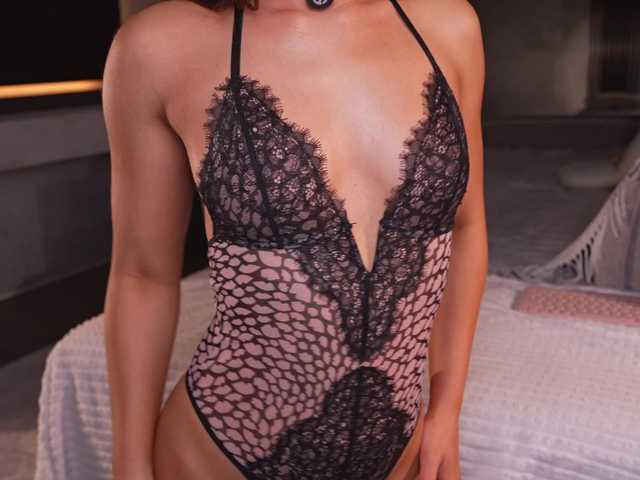 AlexisGrays online show from August 4, 12:40 am