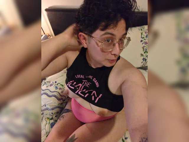 AlexisRodrigo online show from July 17, 9:59 pm