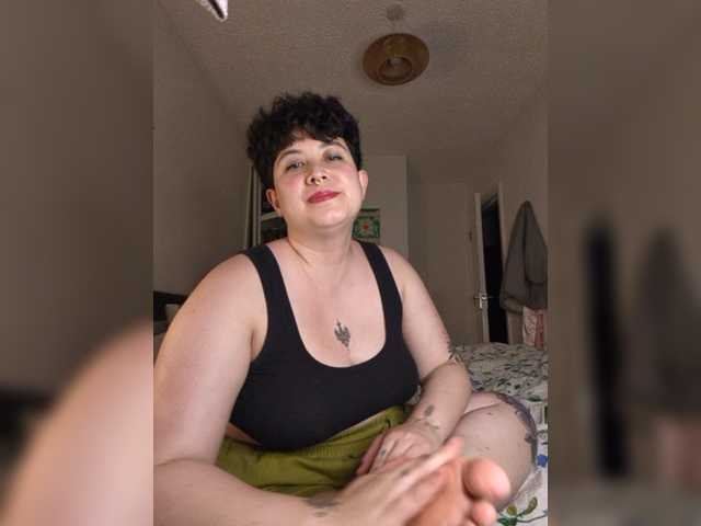 AlexisRodrigo online show from July 25, 9:30 pm