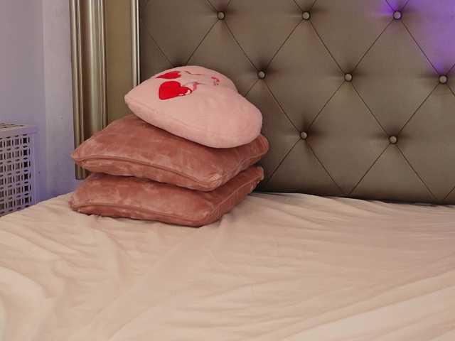 AlexxaOne online show from August 12, 5:43 am