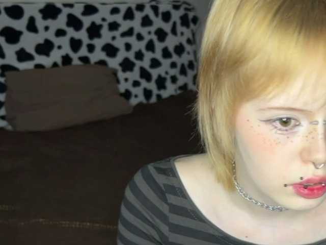 AliceAndMia online show from August 10, 4:52 pm