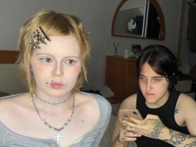 AliceAndMia online show from August 13, 6:22 pm